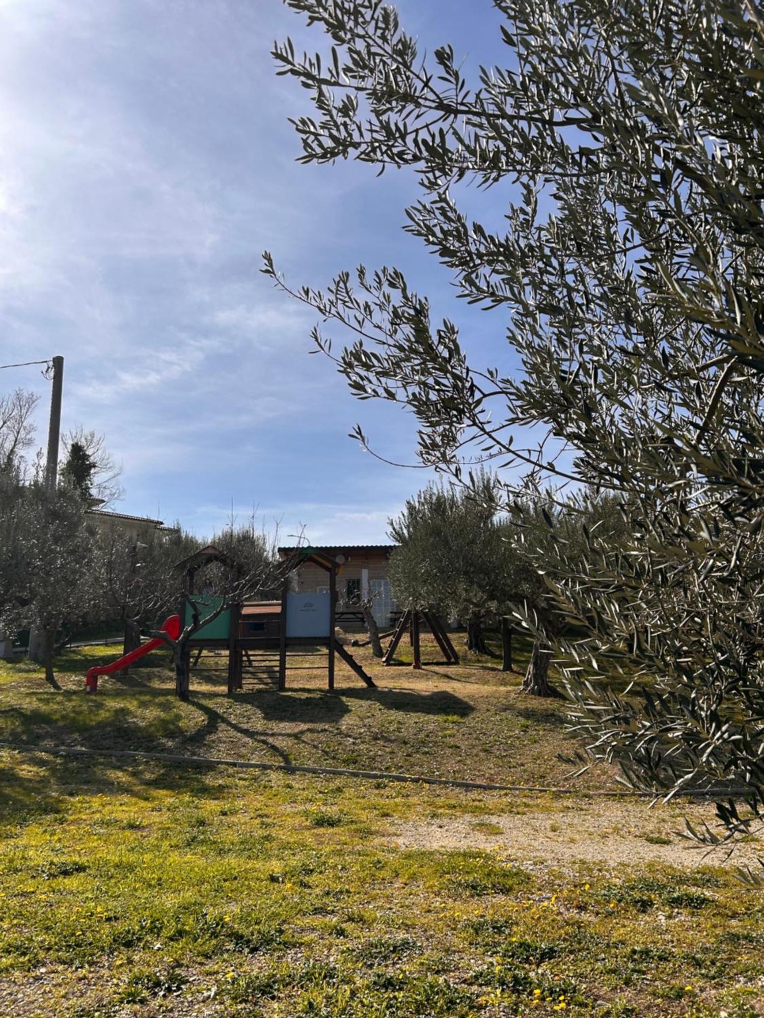 Oasi Macerina Villa Alanno Exterior photo